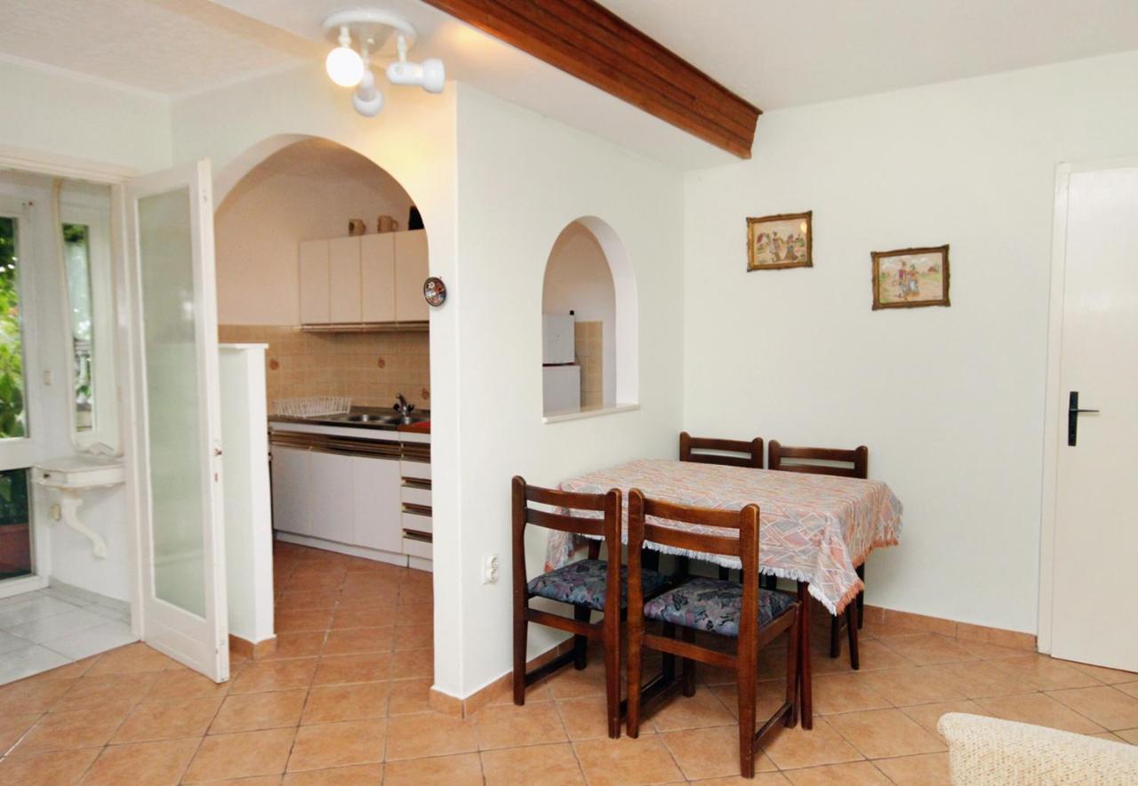 Apartments And Rooms By The Sea Dramalj, Crikvenica - 5519 Ngoại thất bức ảnh